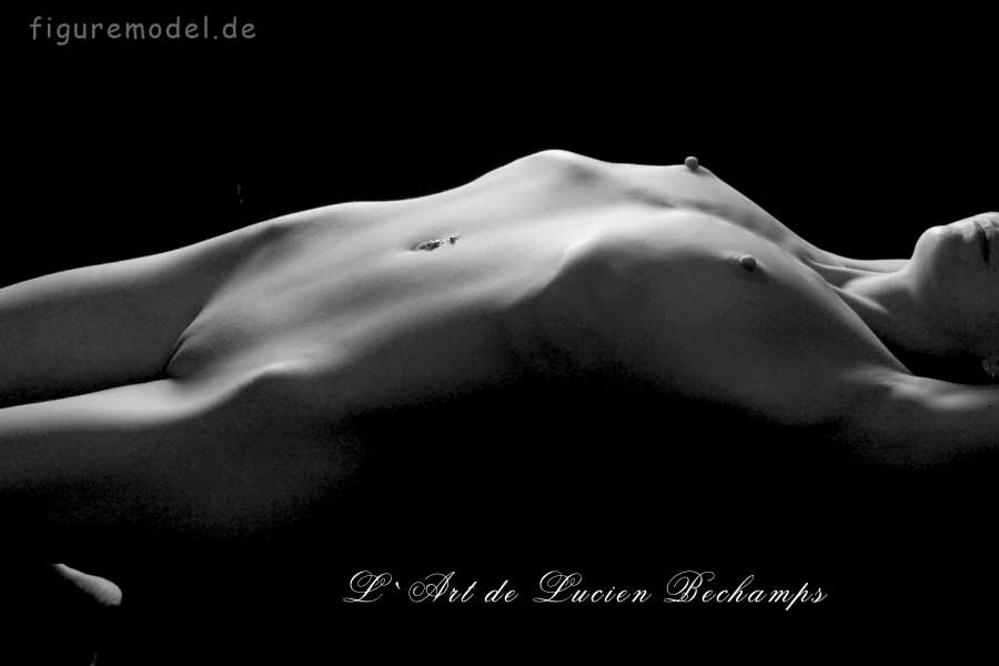 L`art de Lucien Bechamps | 202012 Flatty | Skinny-sporty-just-nipples_8609 | figuremodel.de